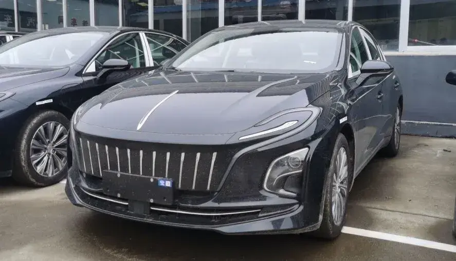 2024 HongQi E-QM5 BEV 72KWH