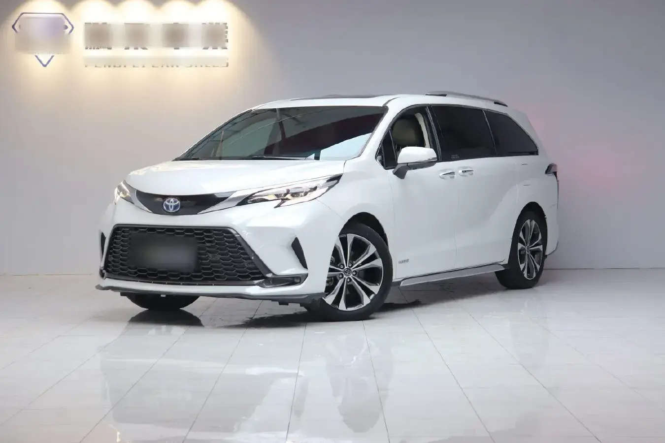 2023 Toyota Granvia 2.5L 189HP L4 E-CVT Hybrid