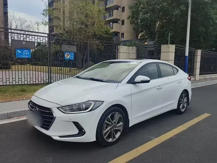 2016 Hyundai Elantra 1.6L 130HP L4 6AT