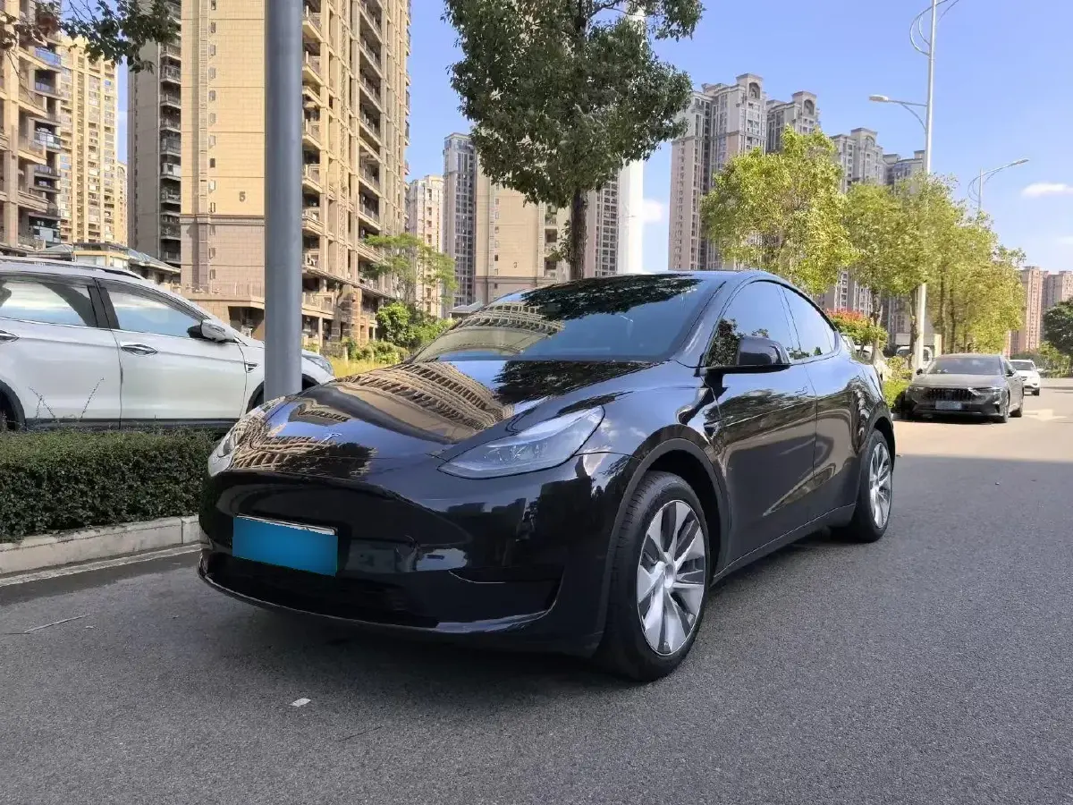 2022 Tesla Model Y BEV 60KWH