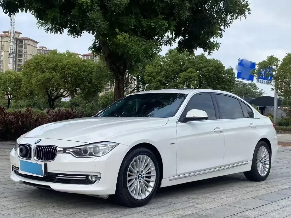 2015 BMW 3 Series 2.0T 184HP L4 8AT