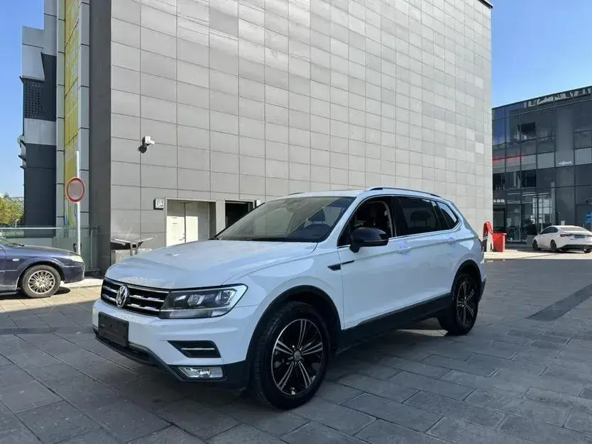 2019 Volkswagen Tiguan L 2.0T 186HP L4 7DCT