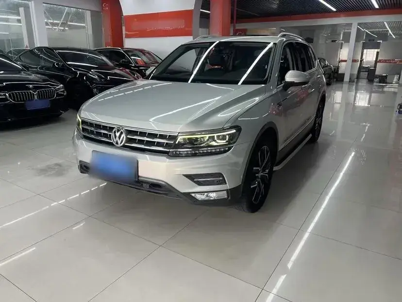 2017 Volkswagen Tiguan L 1.8T 180HP L4 7DCT