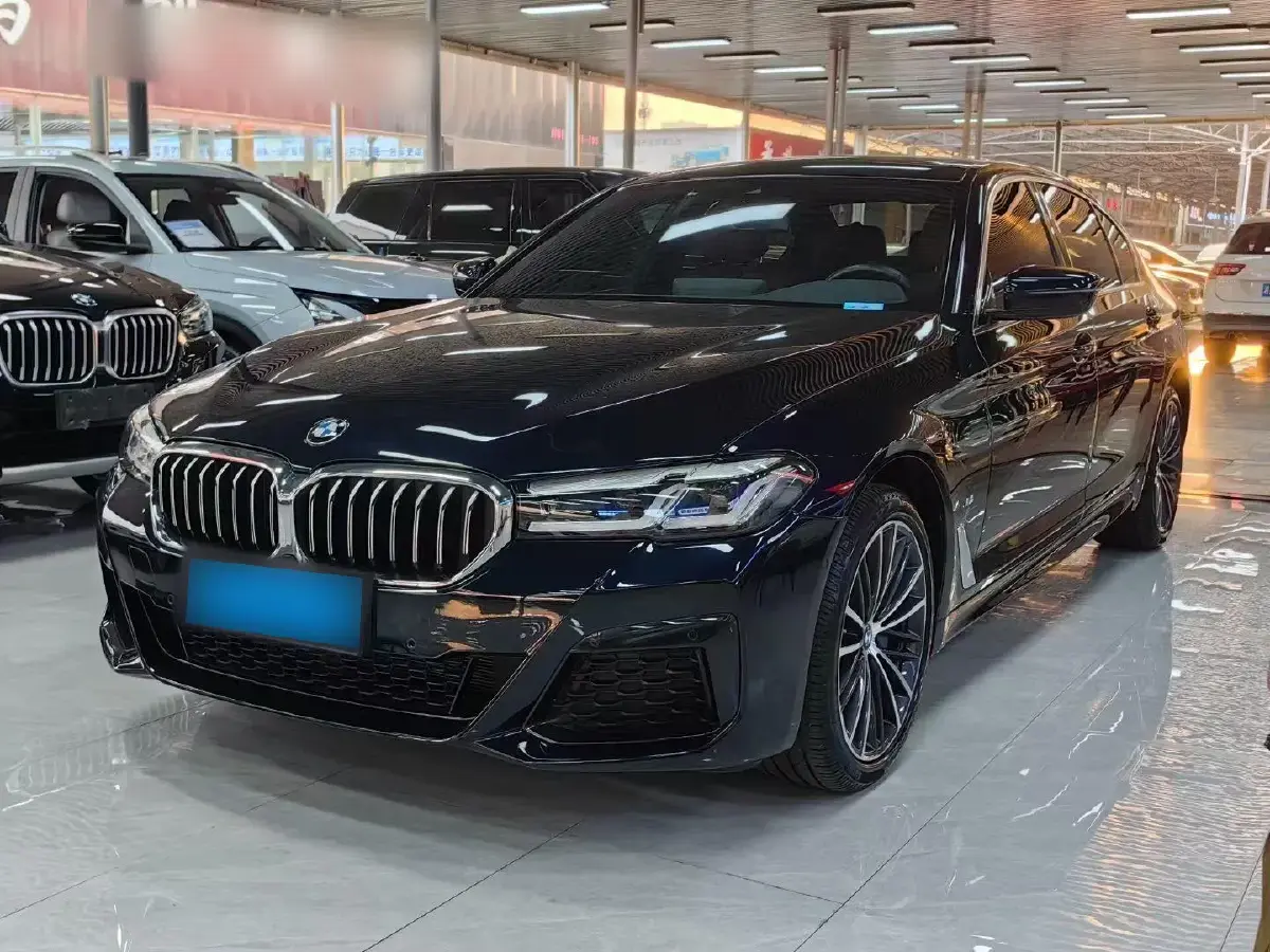 2022 BMW 5 Series 2.0T 252HP L4 8AT