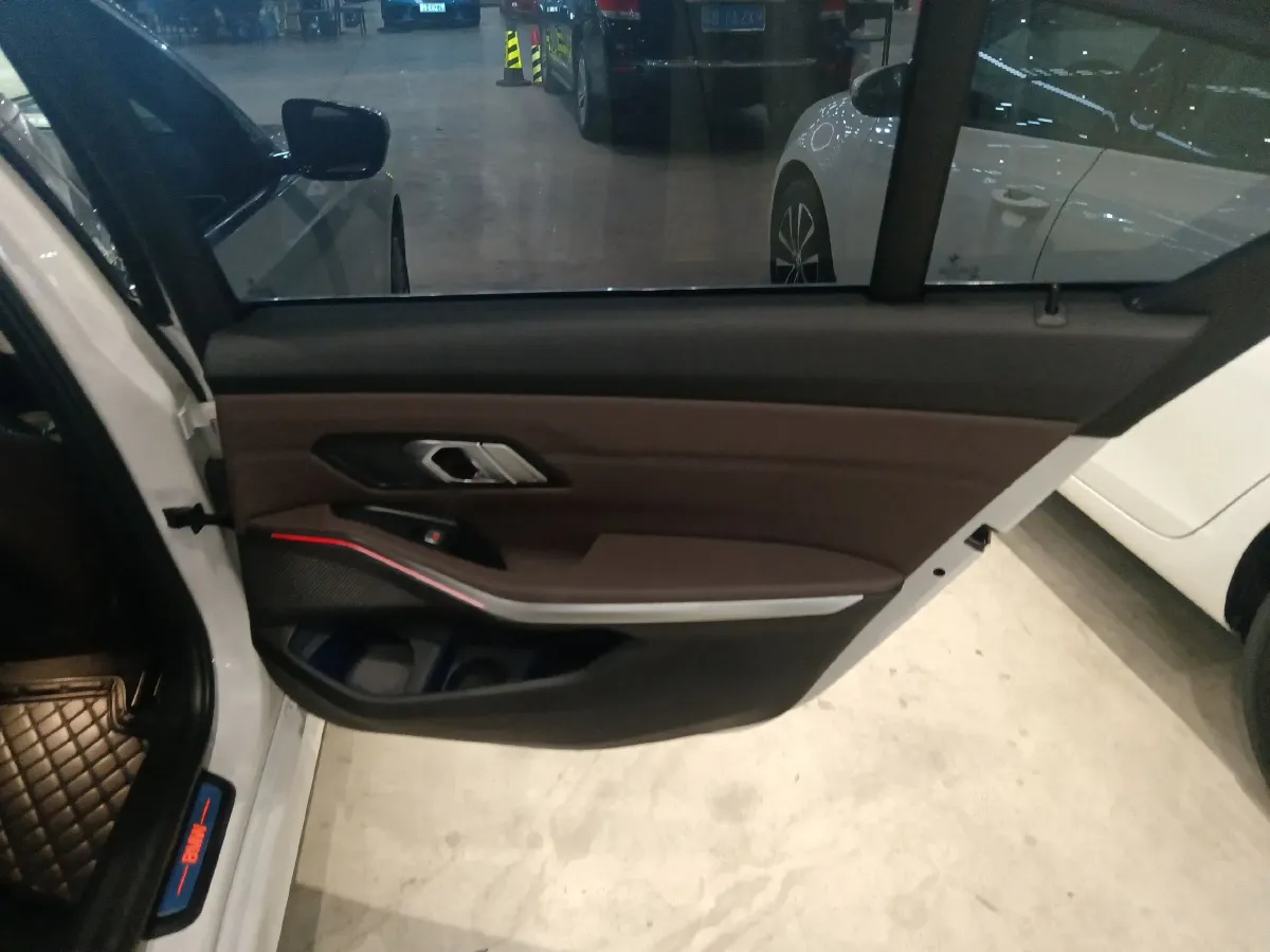 2020 BMW 3 Series 2.0T 184HP L4 8AT,autocango,china used car exporter,china ev exporter,chinese used car exporter,chinese used ev exporter