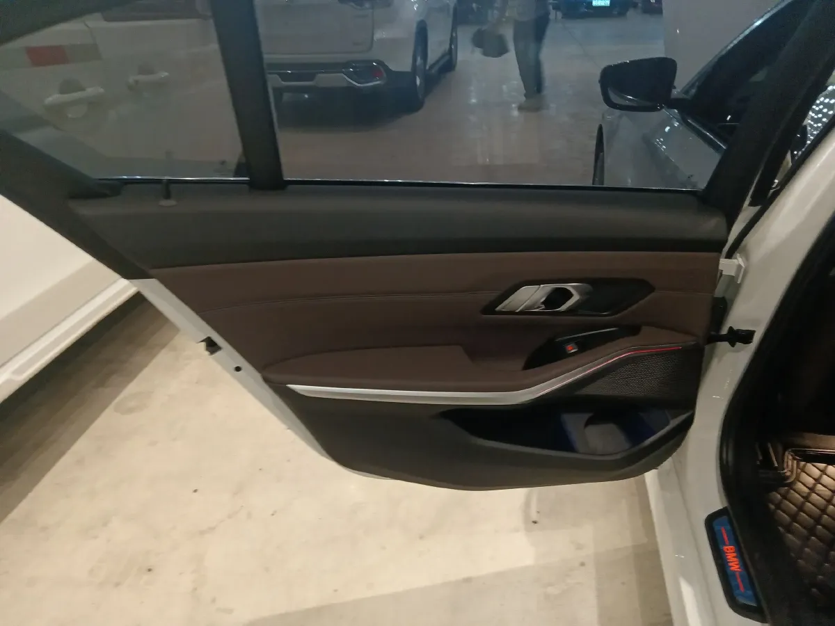 2020 BMW 3 Series 2.0T 184HP L4 8AT,autocango,china used car exporter,china ev exporter,chinese used car exporter,chinese used ev exporter