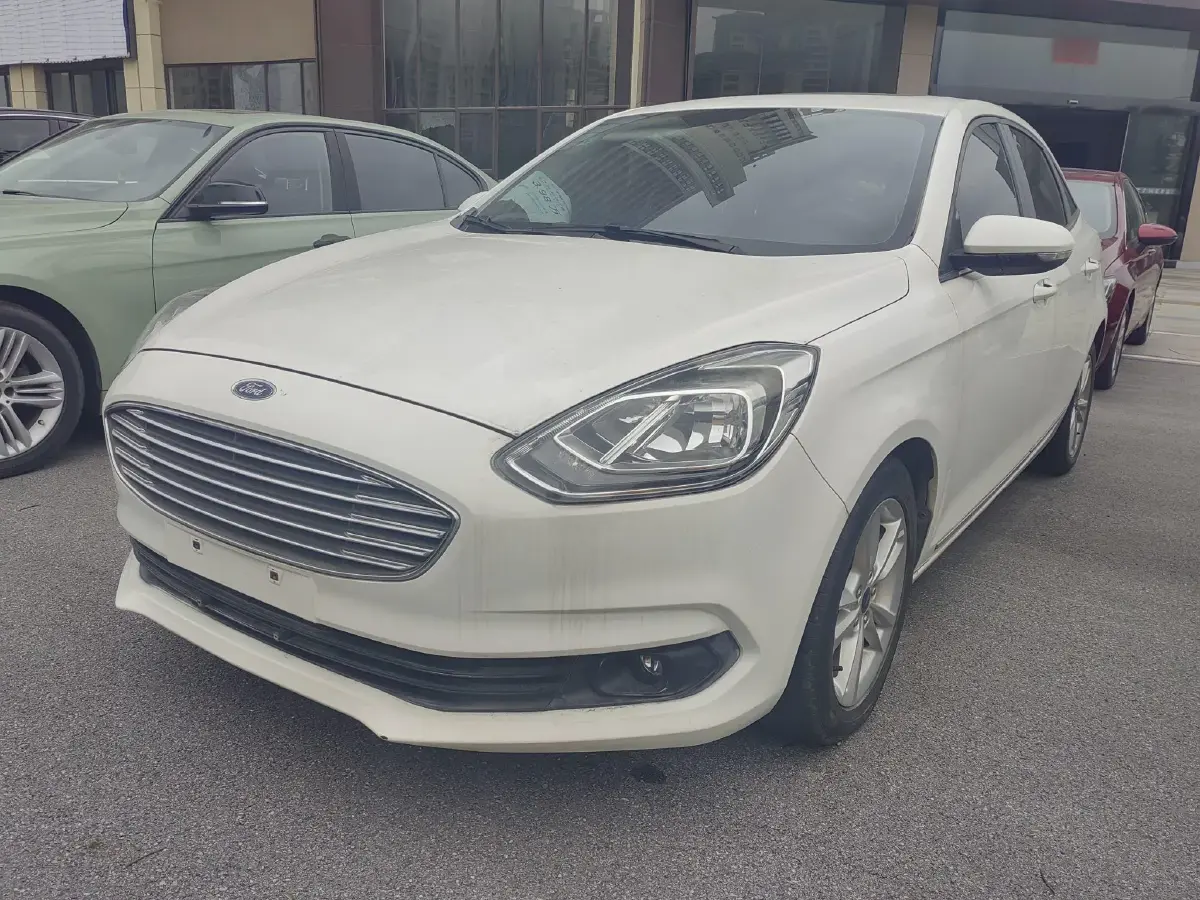 2019 Ford Escort 1.5L 122HP L3 6AT