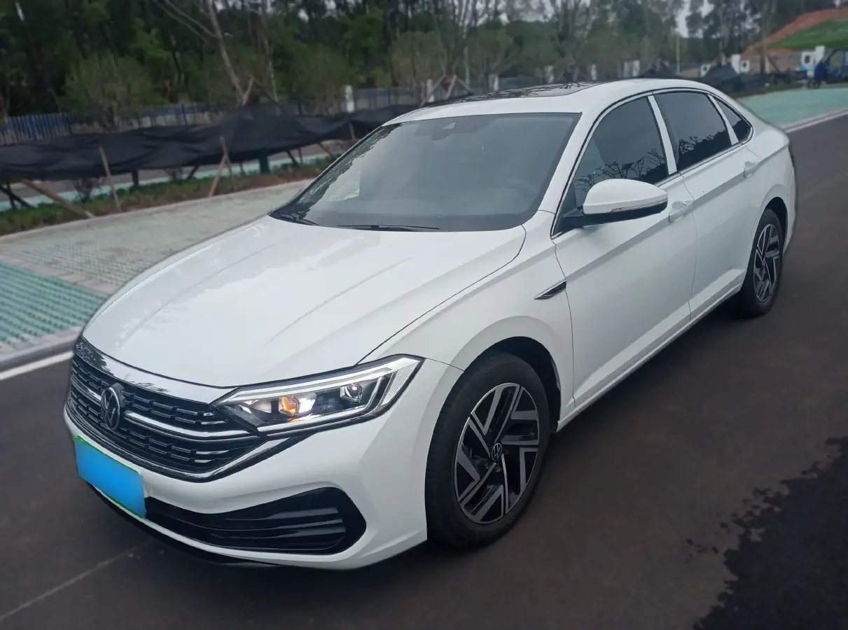 2023 Volkswagen Sagitar 1.5T 160HP L4 7DCT