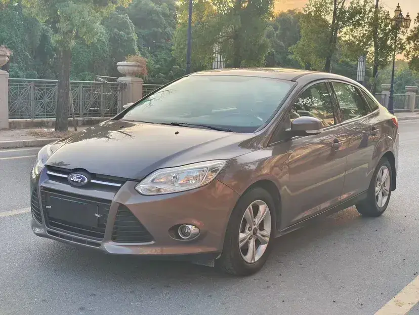 2012 Ford Focus 1.6L 125HP L4 6DCT