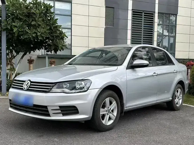 2013 Volkswagen Bora 1.6L 105HP L4 6AT