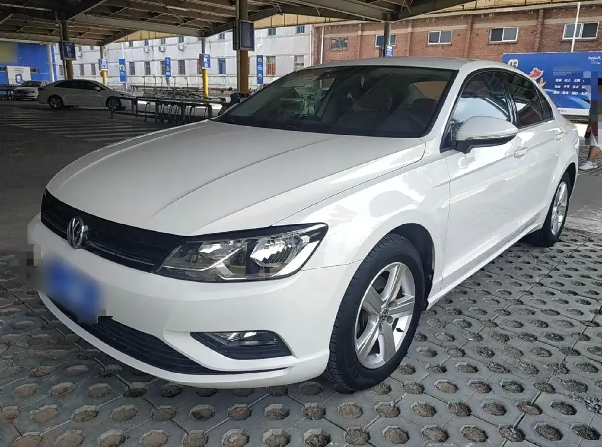 2015 Volkswagen Lamando 1.4T 131HP L4 7DCT
