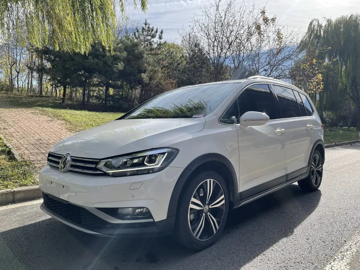 2021 Volkswagen Touran 1.4T 150HP L4 7DCT