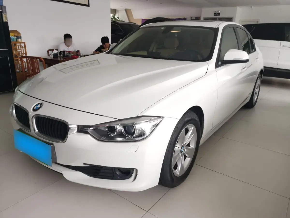 2014 BMW 3 Series 2.0T 184HP L4 8AT