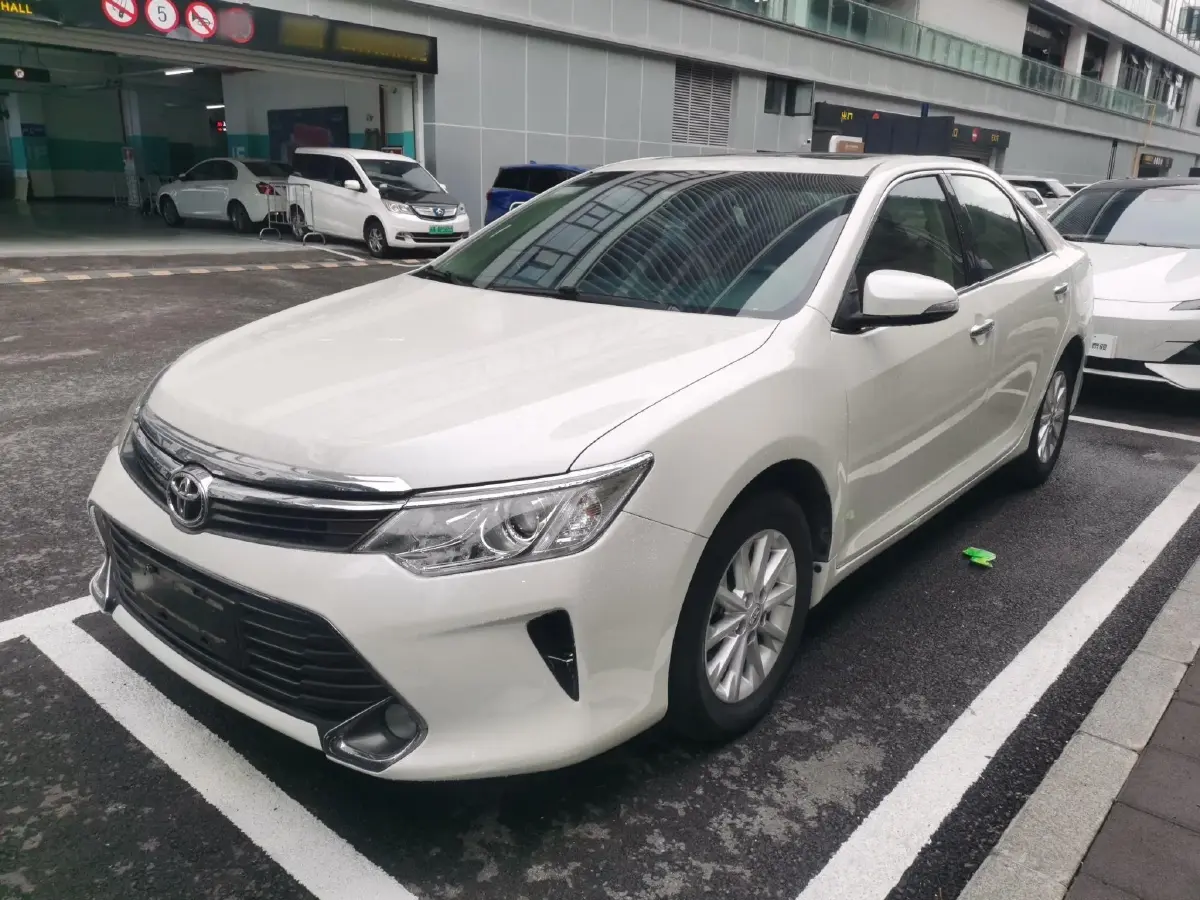 2015 Toyota Camry 2.0L 167HP L4 6AT