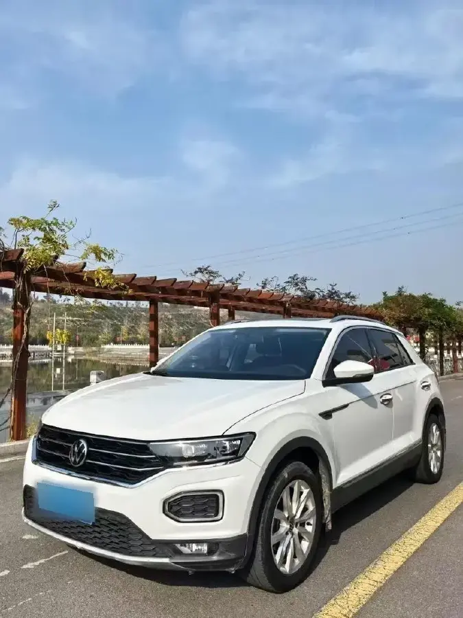 2021 Volkswagen T-Roc 1.4T 150HP L4 7DCT