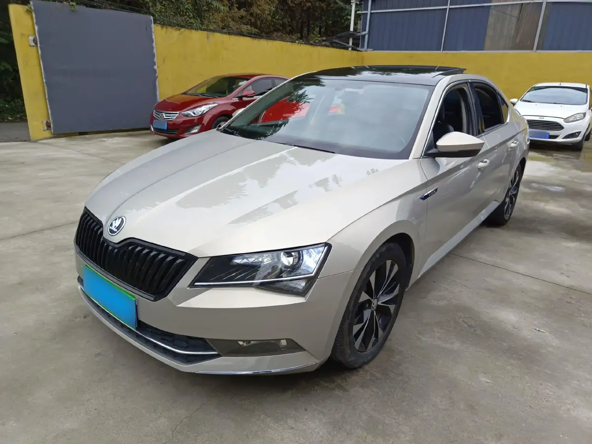 2016 Skoda Superb 1.4T 150HP L4 7DCT