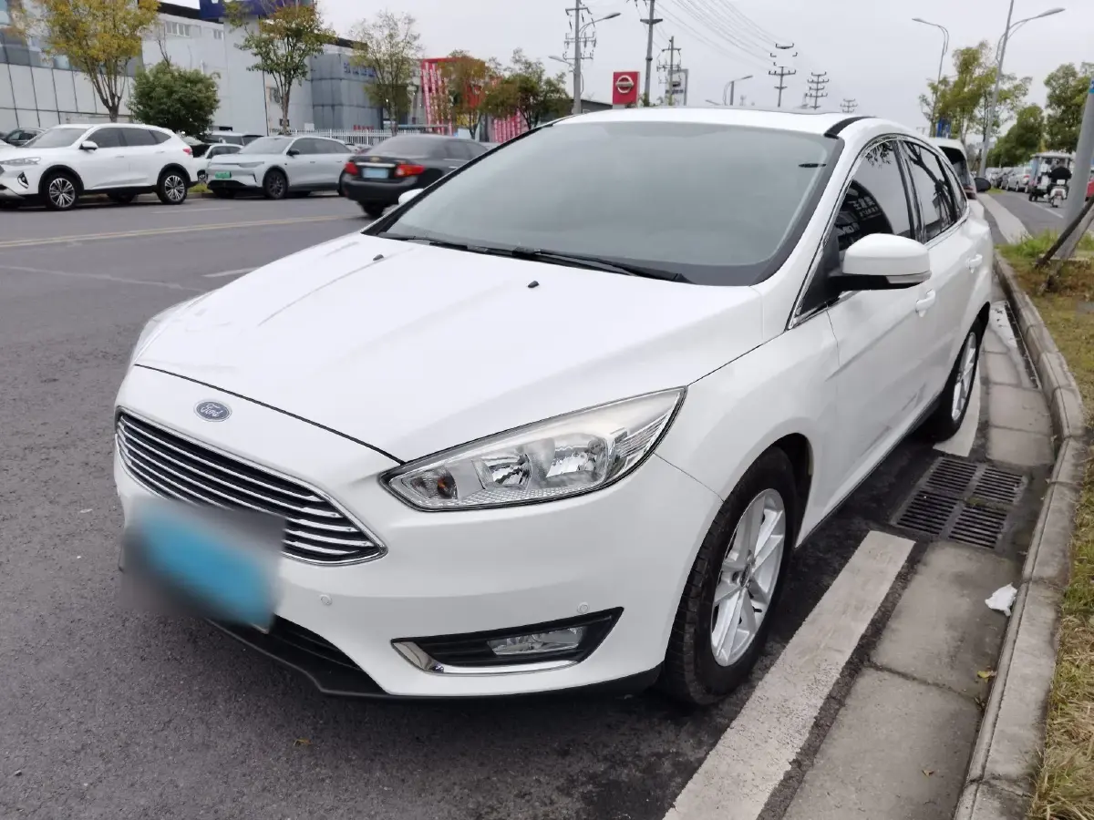2015 Ford Focus 1.6L 125HP L4 6DCT