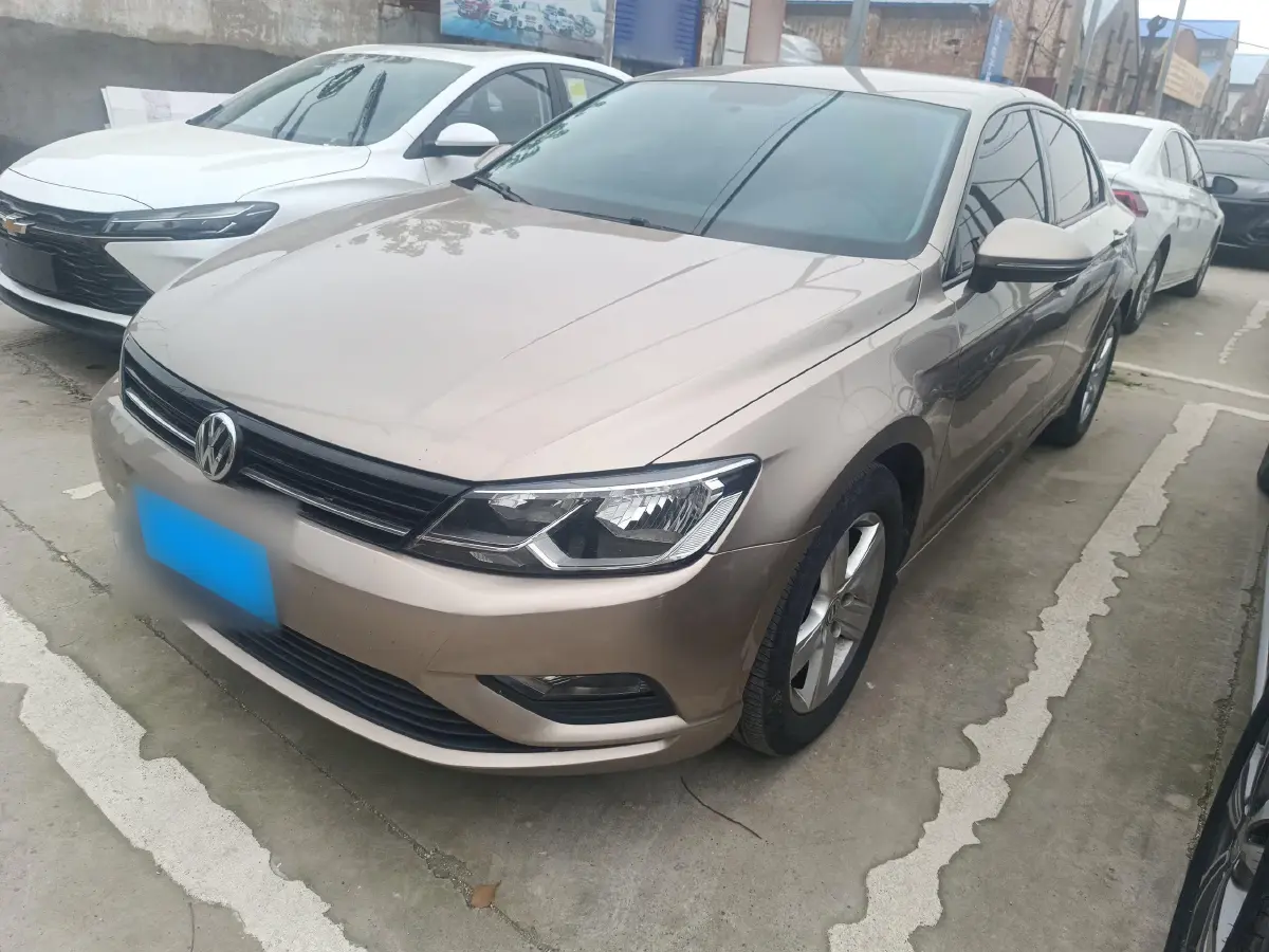 2015 Volkswagen Lamando 1.4T 131HP L4 7DCT