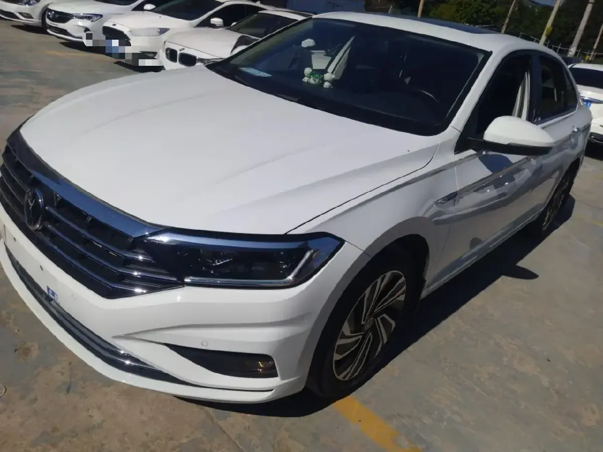 2021 Volkswagen Sagitar 1.2T 116HP L4 7DCT