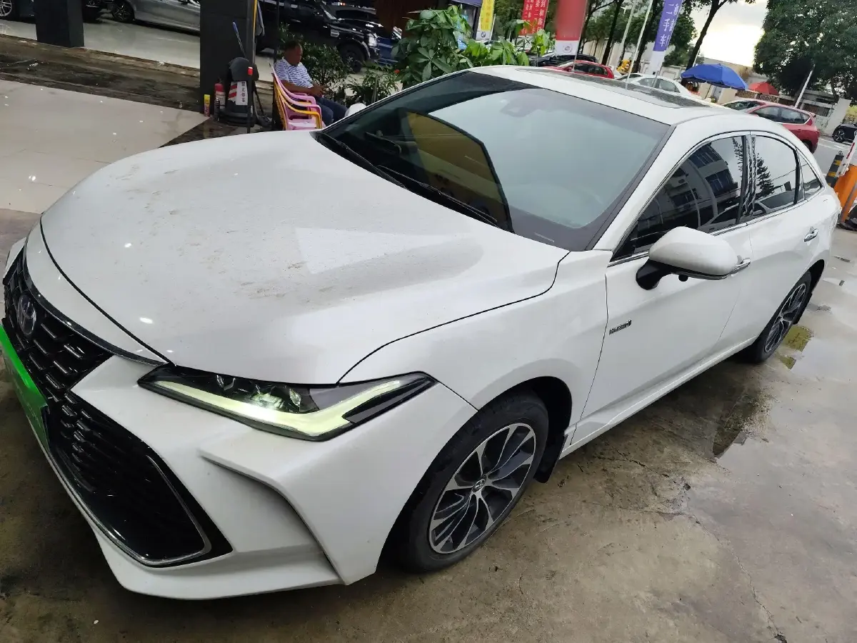2022 Toyota Avalon 2.5L 178HP L4 E-CVT Hybrid