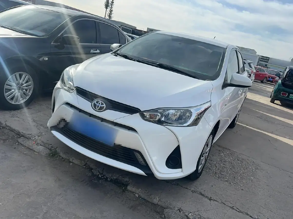 2017 Toyota Yaris L 1.5L 107HP L4 CVT