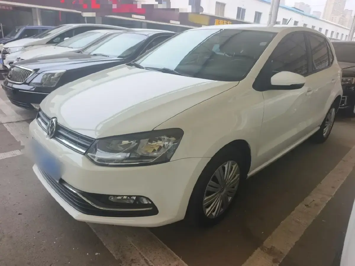 2016 Volkswagen Polo 1.6L 110HP L4 6AT