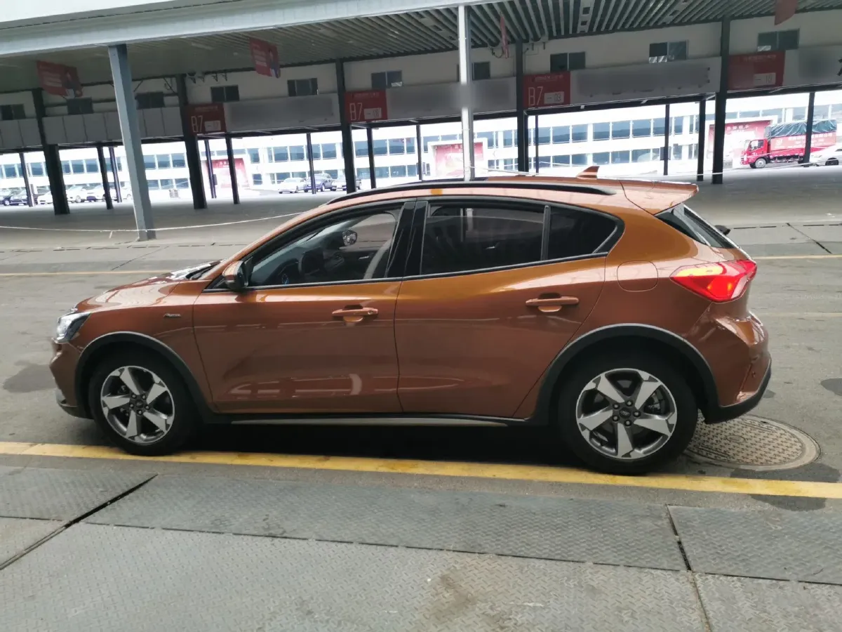 2020 Ford Focus Active 1.5T 174HP L3 8AT,autocango,china used car exporter,china ev exporter,chinese used car exporter,chinese used ev exporter