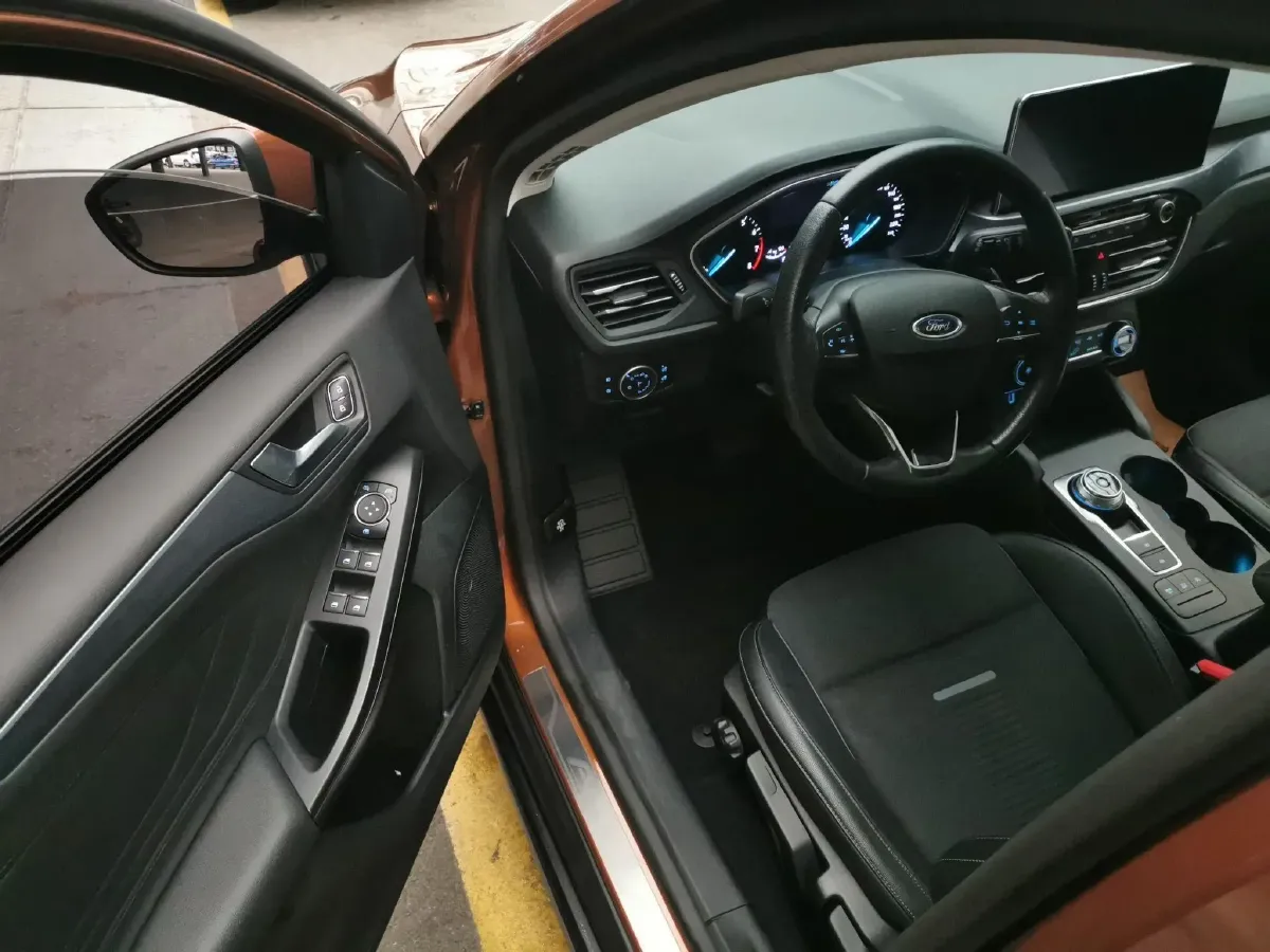 2020 Ford Focus Active 1.5T 174HP L3 8AT,autocango,china used car exporter,china ev exporter,chinese used car exporter,chinese used ev exporter