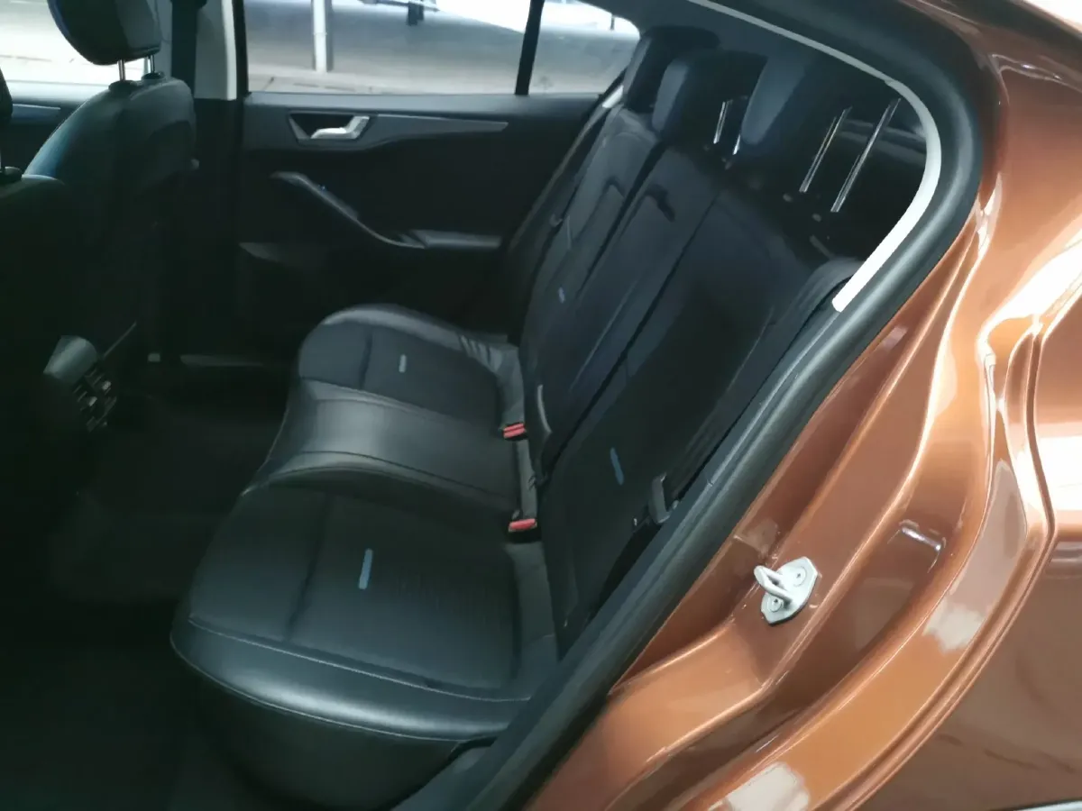 2020 Ford Focus Active 1.5T 174HP L3 8AT,autocango,china used car exporter,china ev exporter,chinese used car exporter,chinese used ev exporter