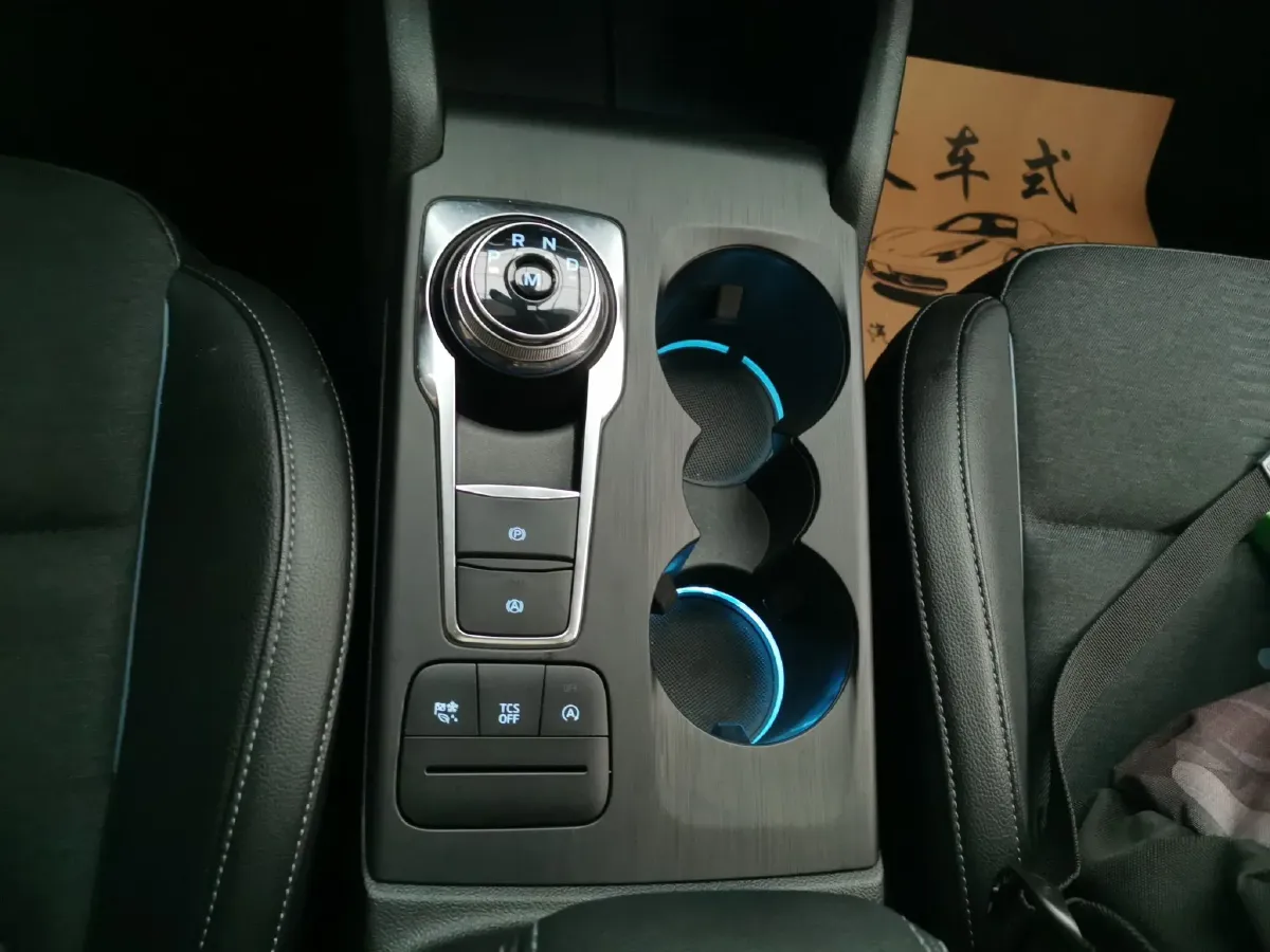 2020 Ford Focus Active 1.5T 174HP L3 8AT,autocango,china used car exporter,china ev exporter,chinese used car exporter,chinese used ev exporter