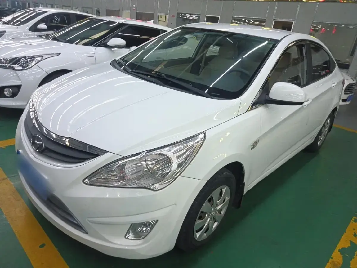 2010 Hyundai Reina 1.4L 107HP L4 5MT