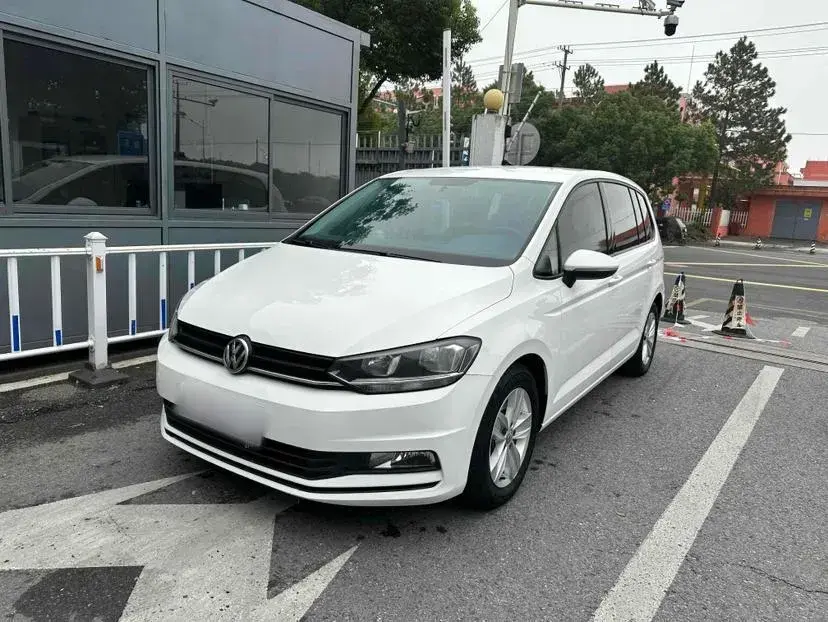 2018 Volkswagen Touran 1.4T 150HP L4 7DCT