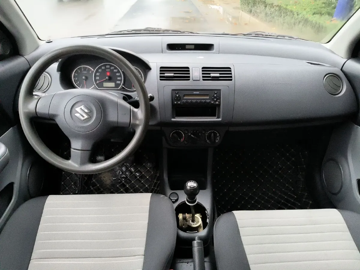 2014 Suzuki Swift 1.3L 91HP L4 5MT,autocango,china used car exporter,china ev exporter,chinese used car exporter,chinese used ev exporter