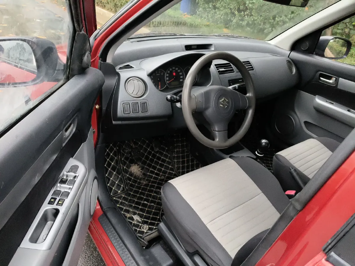 2014 Suzuki Swift 1.3L 91HP L4 5MT,autocango,china used car exporter,china ev exporter,chinese used car exporter,chinese used ev exporter