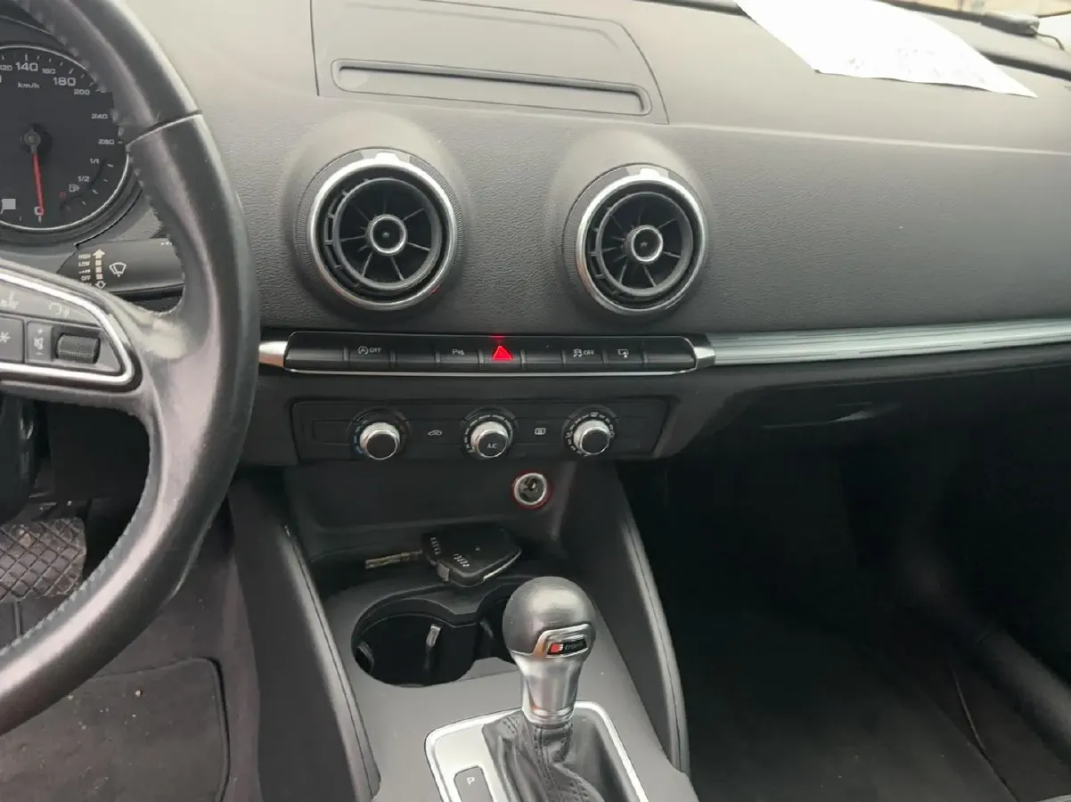 2015 Audi A3 1.4T 150HP L4 7DCT,autocango,china used car exporter,china ev exporter,chinese used car exporter,chinese used ev exporter