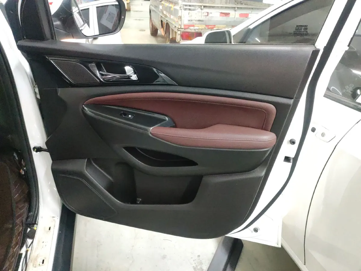 2017 ChangAn Linmax 1.6L 125HP L4 5MT,autocango,china used car exporter,china ev exporter,chinese used car exporter,chinese used ev exporter