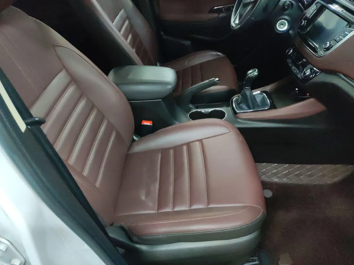 2017 ChangAn Linmax 1.6L 125HP L4 5MT,autocango,china used car exporter,china ev exporter,chinese used car exporter,chinese used ev exporter