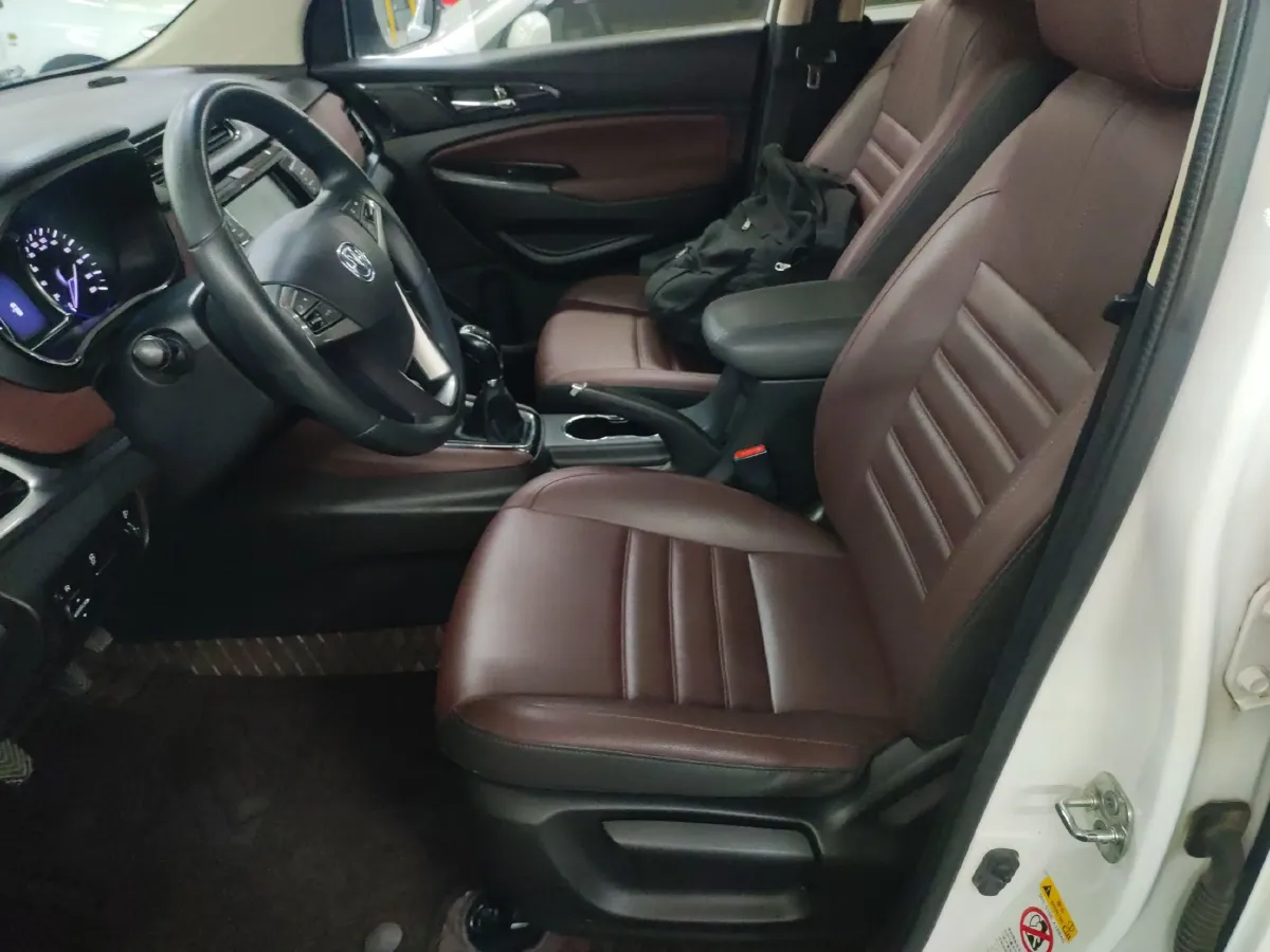 2017 ChangAn Linmax 1.6L 125HP L4 5MT,autocango,china used car exporter,china ev exporter,chinese used car exporter,chinese used ev exporter