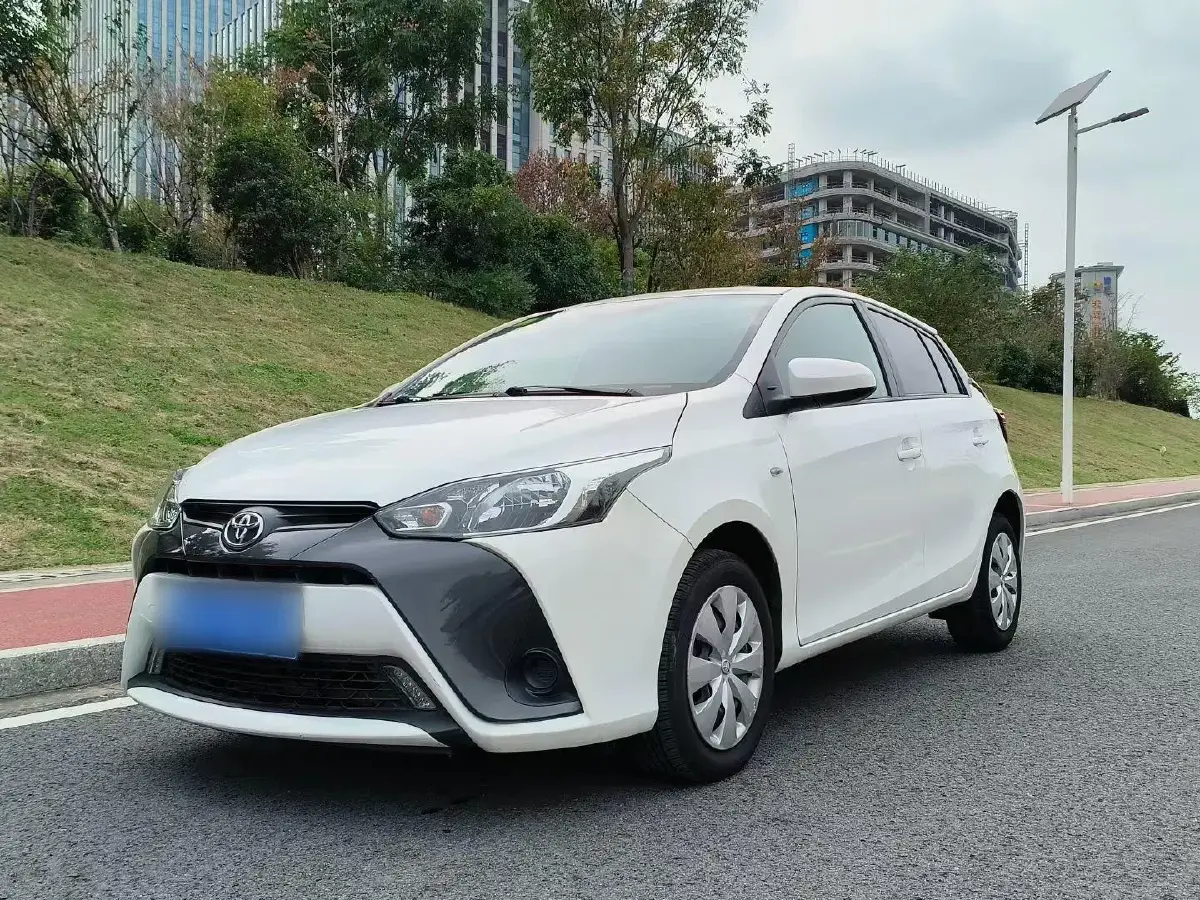 2016 Toyota Yaris L 1.5L 107HP L4 CVT
