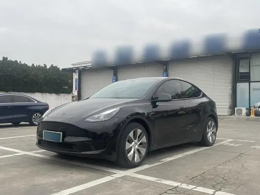 2022 Tesla Model Y BEV 60KWH