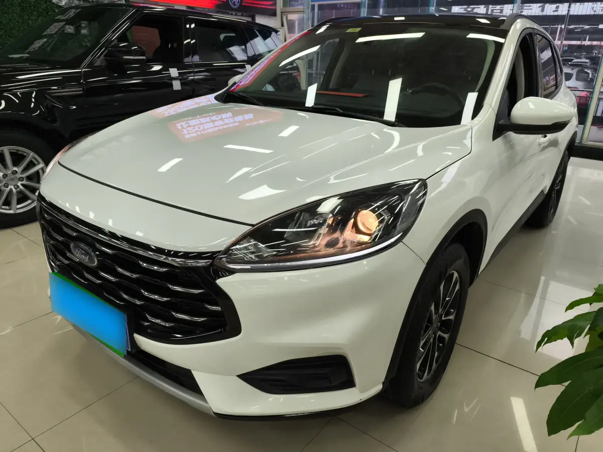 2020 Ford Escape 2.0T 248HP L4 8AT