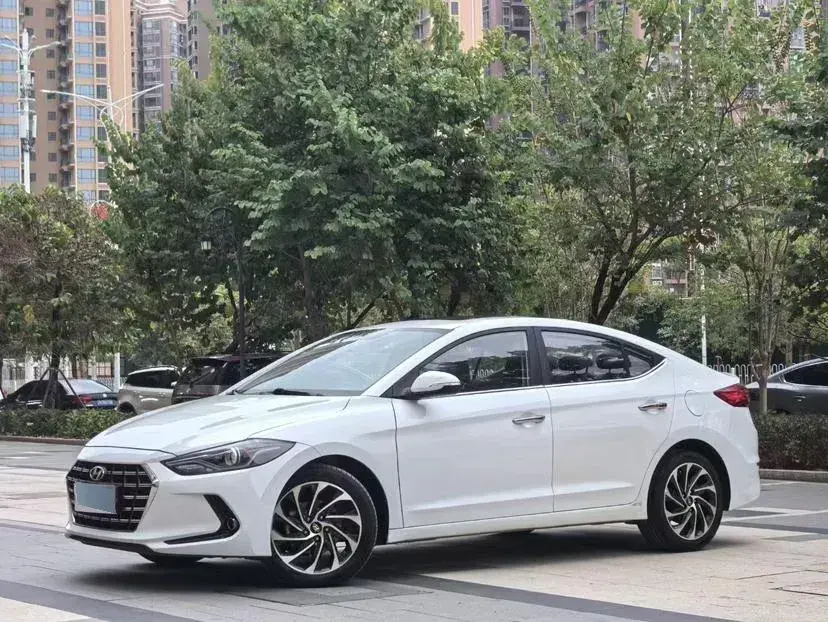 2019 Hyundai Elantra 1.5L 115HP L4 CVT