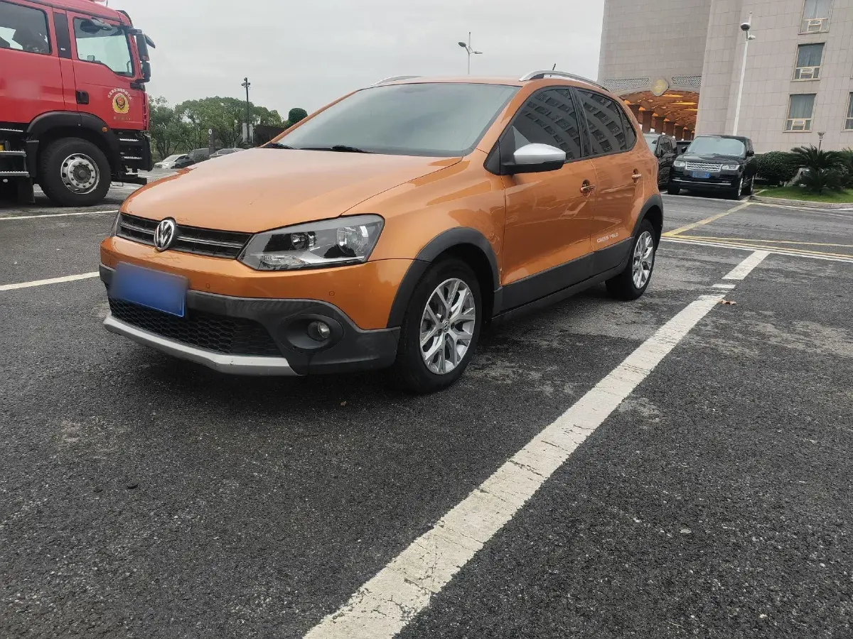 2014 Volkswagen Polo 1.6L 110HP L4 6AT