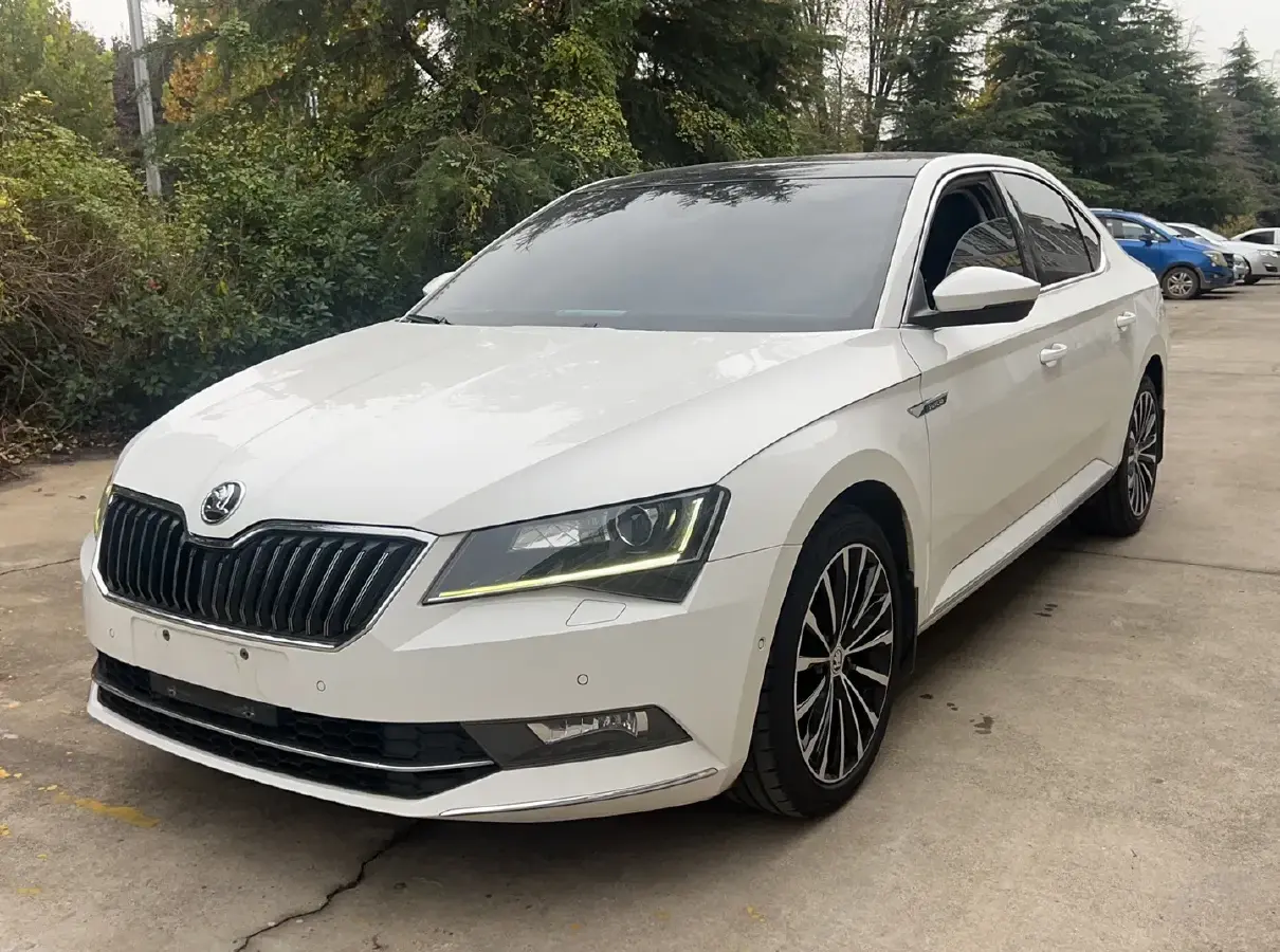 2016 Skoda Superb 1.8T 180HP L4 7DCT