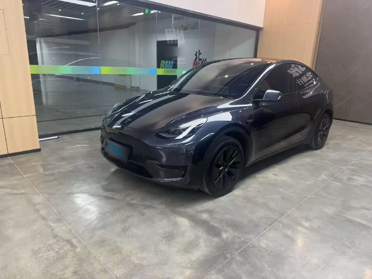 2024 Tesla Model Y BEV 60KWH