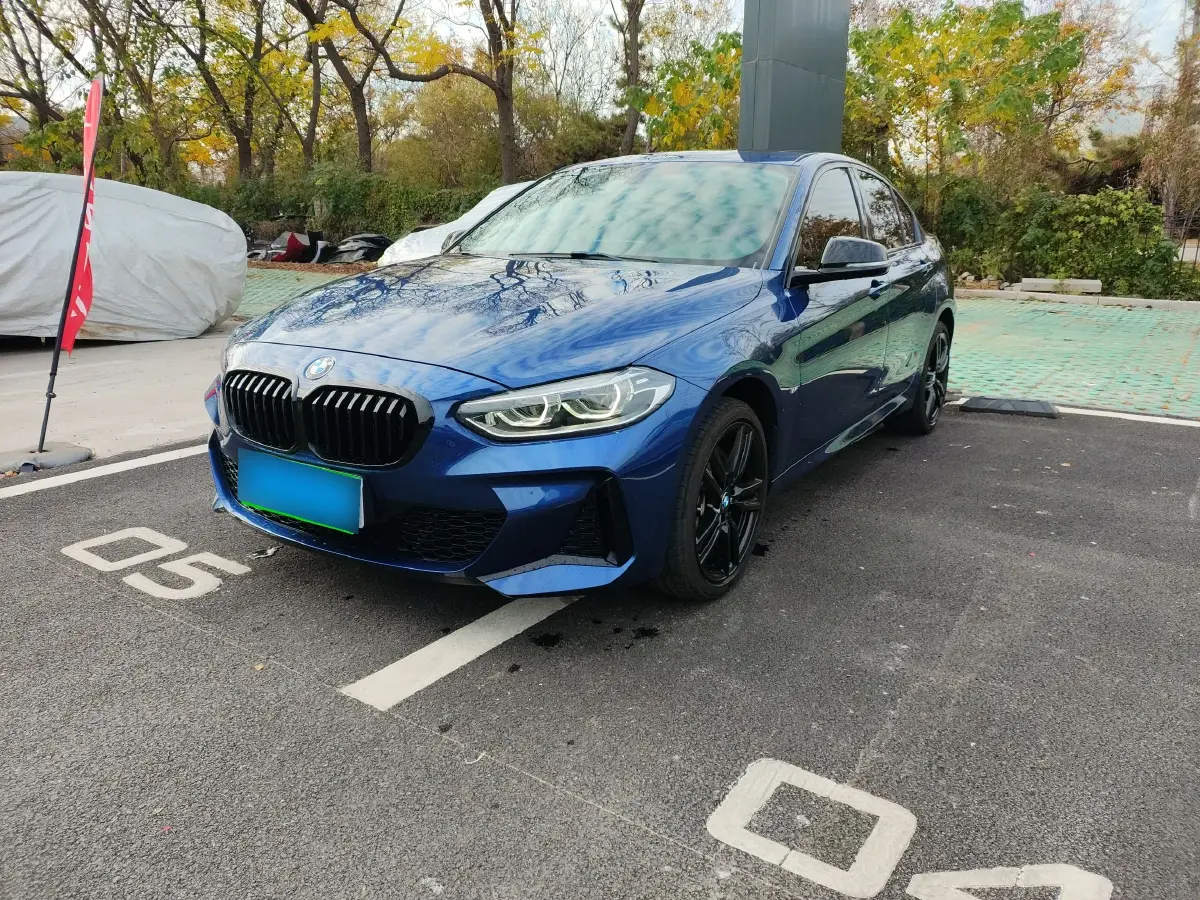 2022 BMW 1 Series 2.0T 192HP L4 7DCT