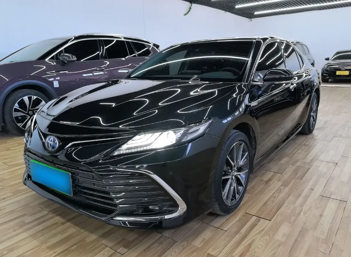 2021 Toyota Camry 2.5L 178HP L4 E-CVT Hybrid