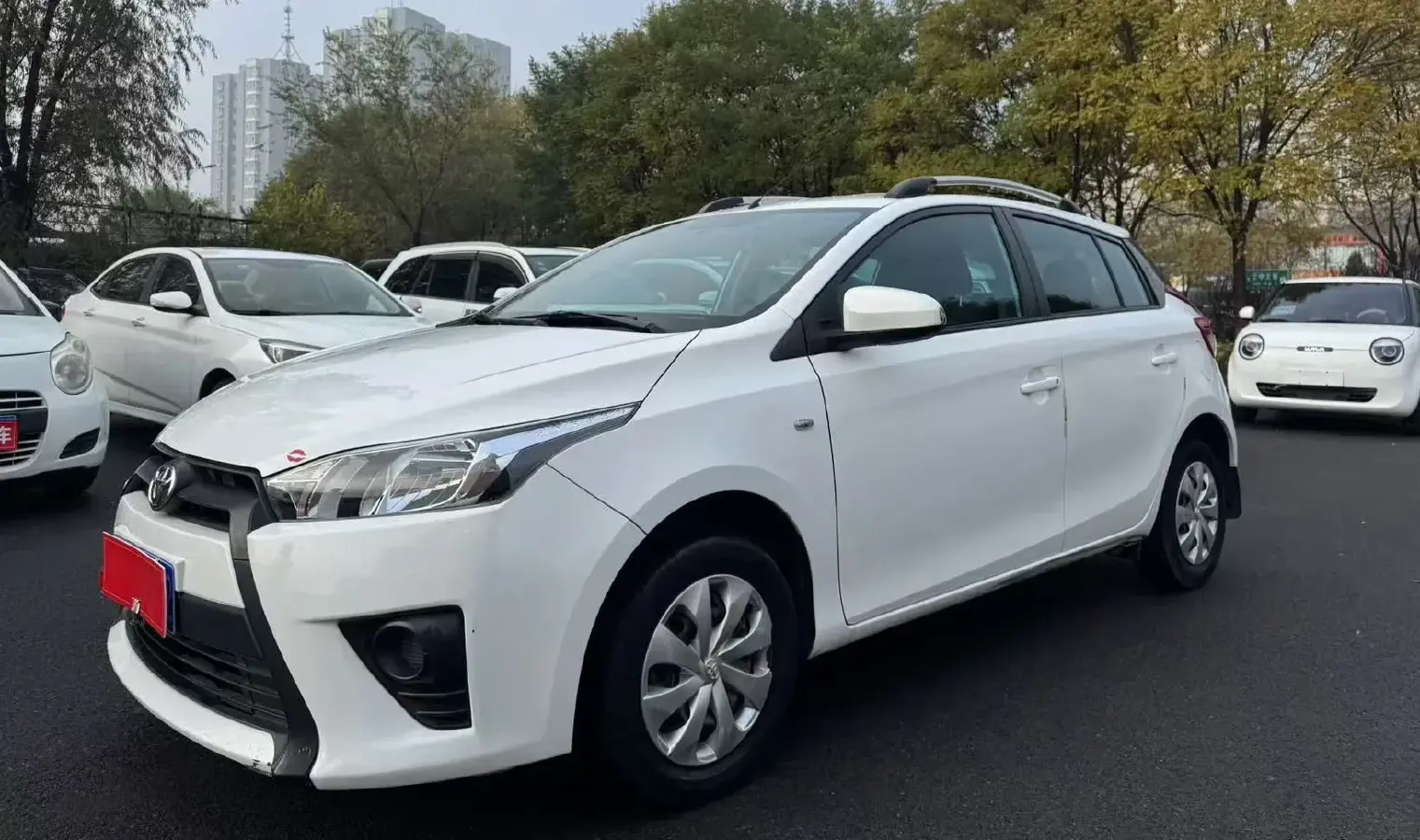 2014 Toyota Yaris L 1.3L 99HP L4 5MT