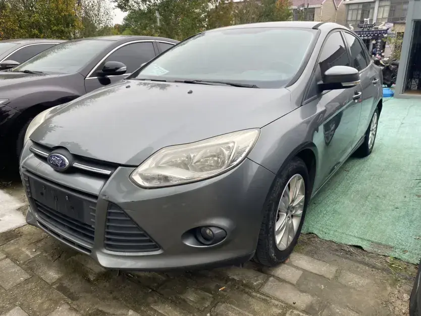 2012 Ford Focus 1.6L 125HP L4 5MT