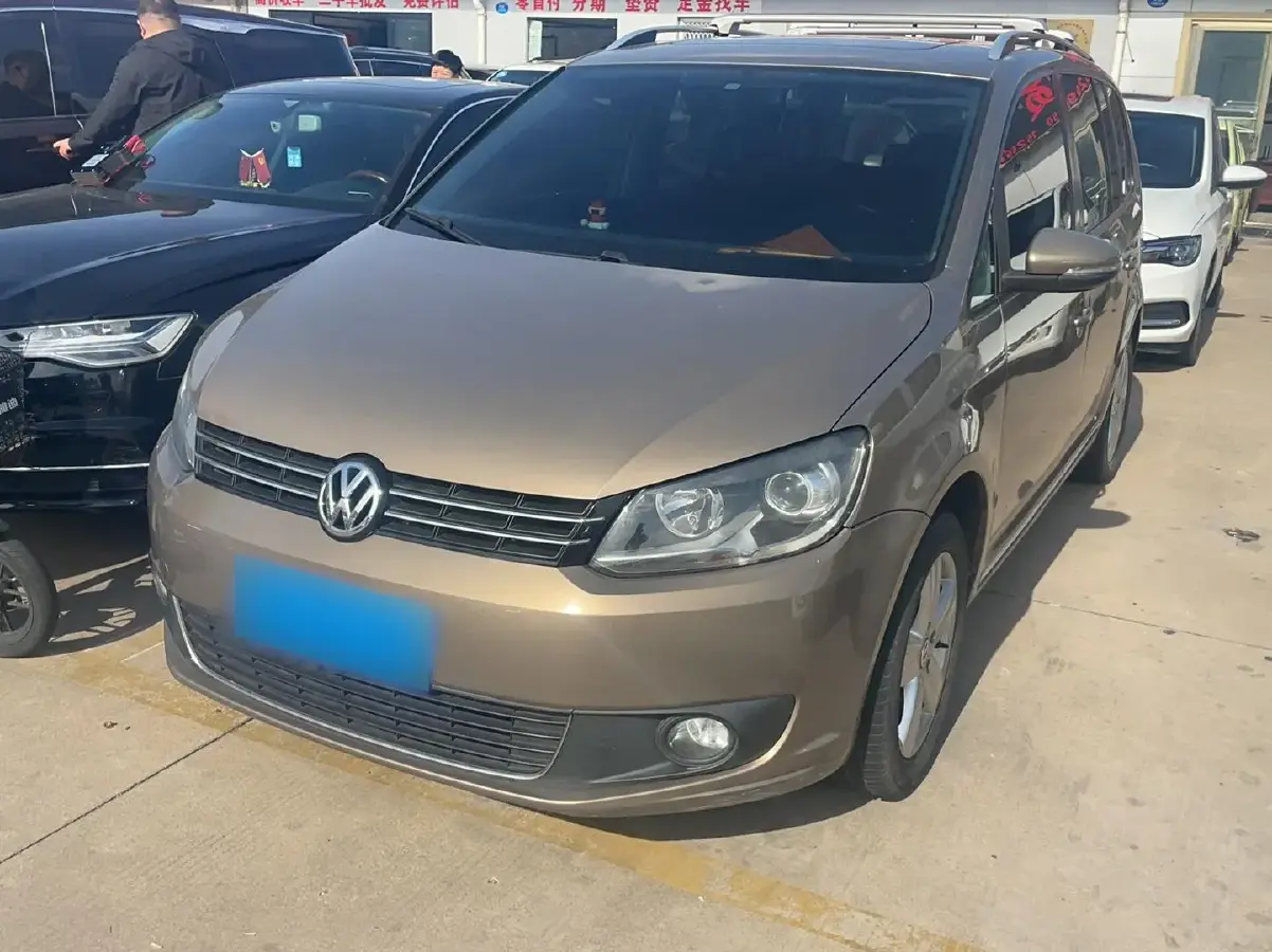 2015 Volkswagen Touran 1.4T 131HP L4 7DCT